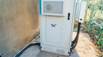 Grid-connected photovoltaic inverters: Grid codes, topologies and