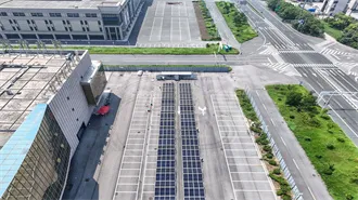 Solar-powered communication cabinet lead-acid battery epc