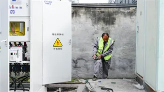 Instant Off-Grid™ Shipping Containers with Solar and